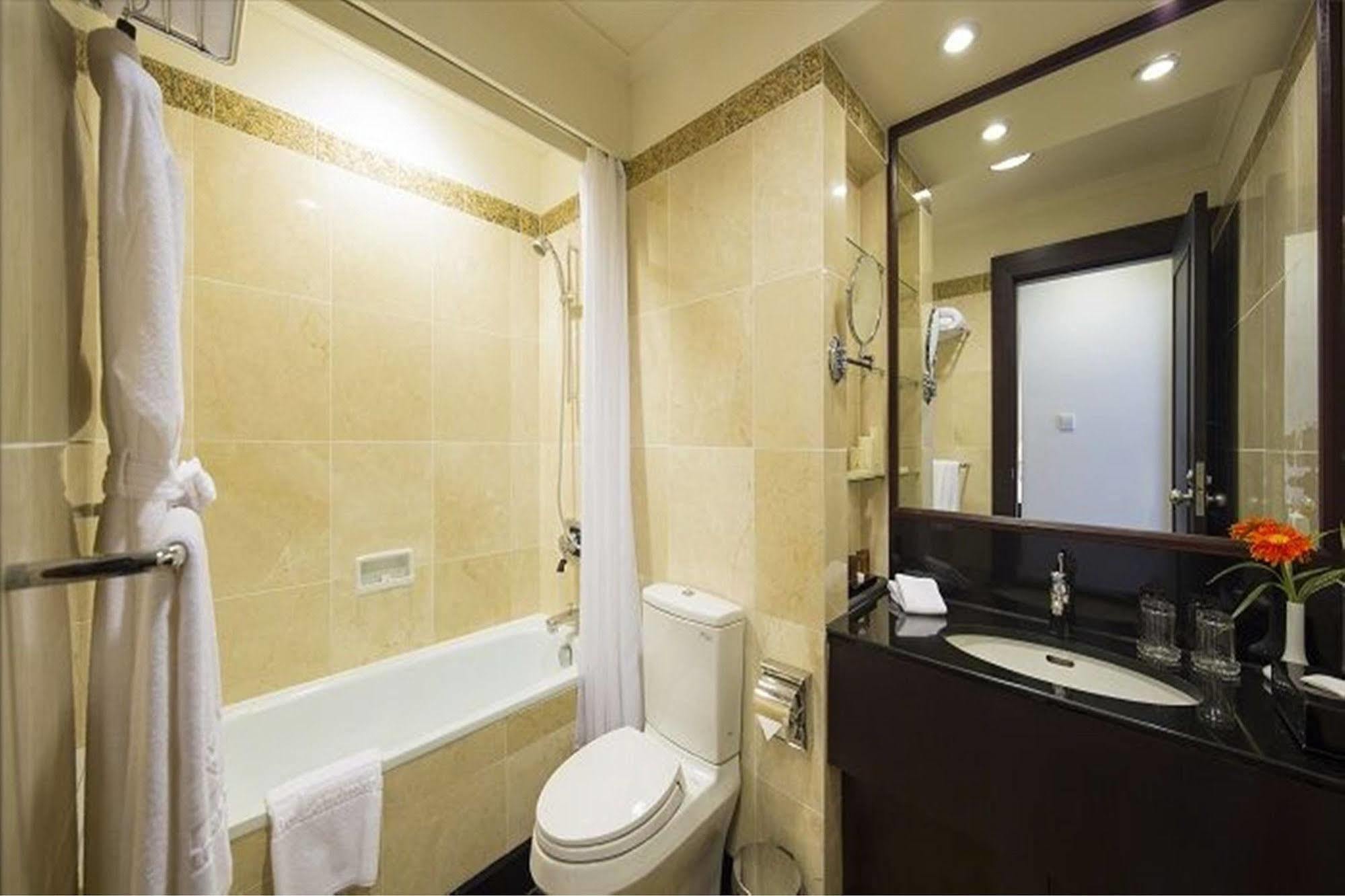 The Landmark Serviced Apartment - Managed By Peninsula Properties Хошимин Экстерьер фото