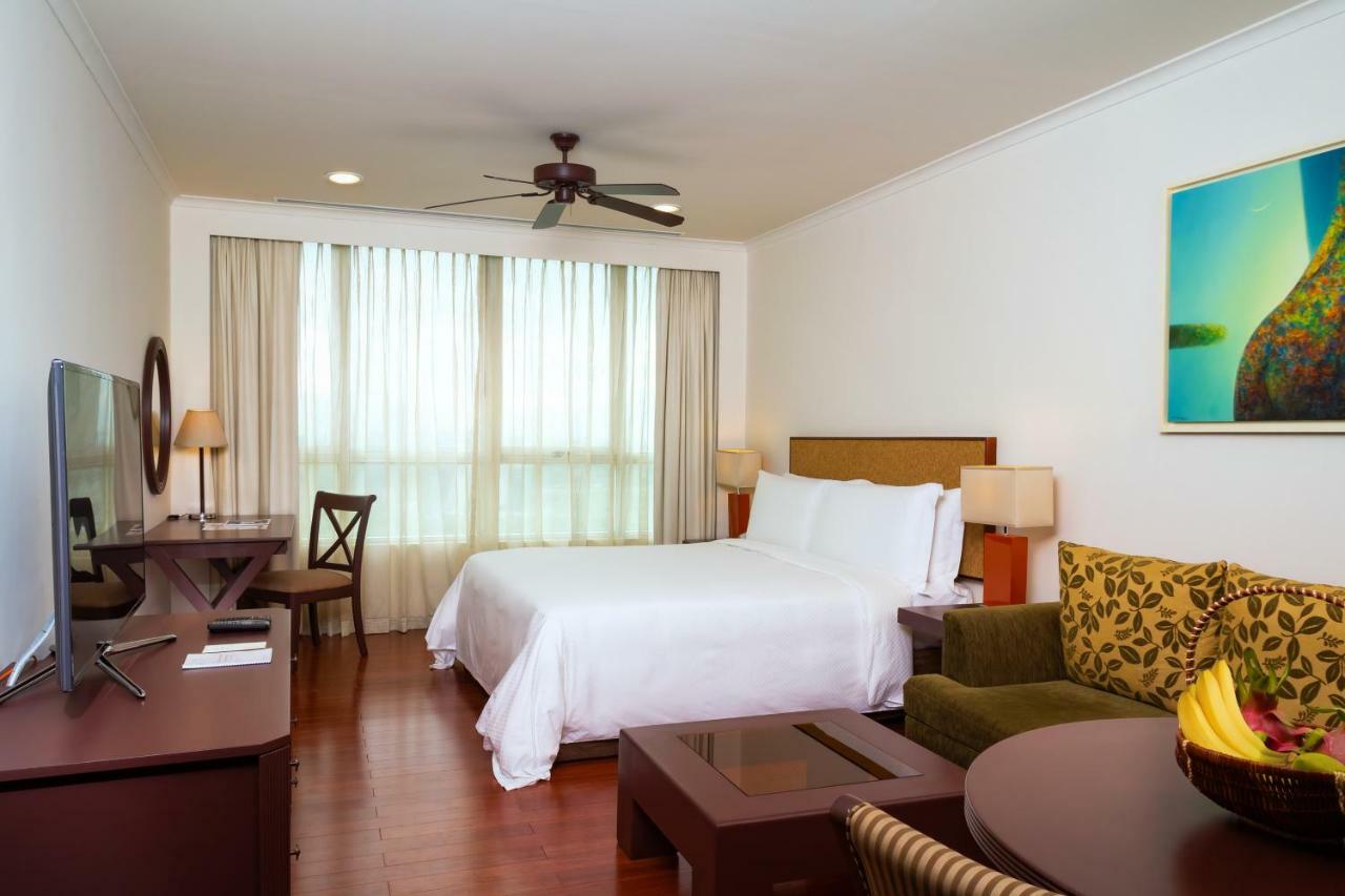 The Landmark Serviced Apartment - Managed By Peninsula Properties Хошимин Экстерьер фото